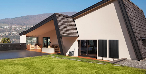 Wandmontierte Balkon-Solaranlage